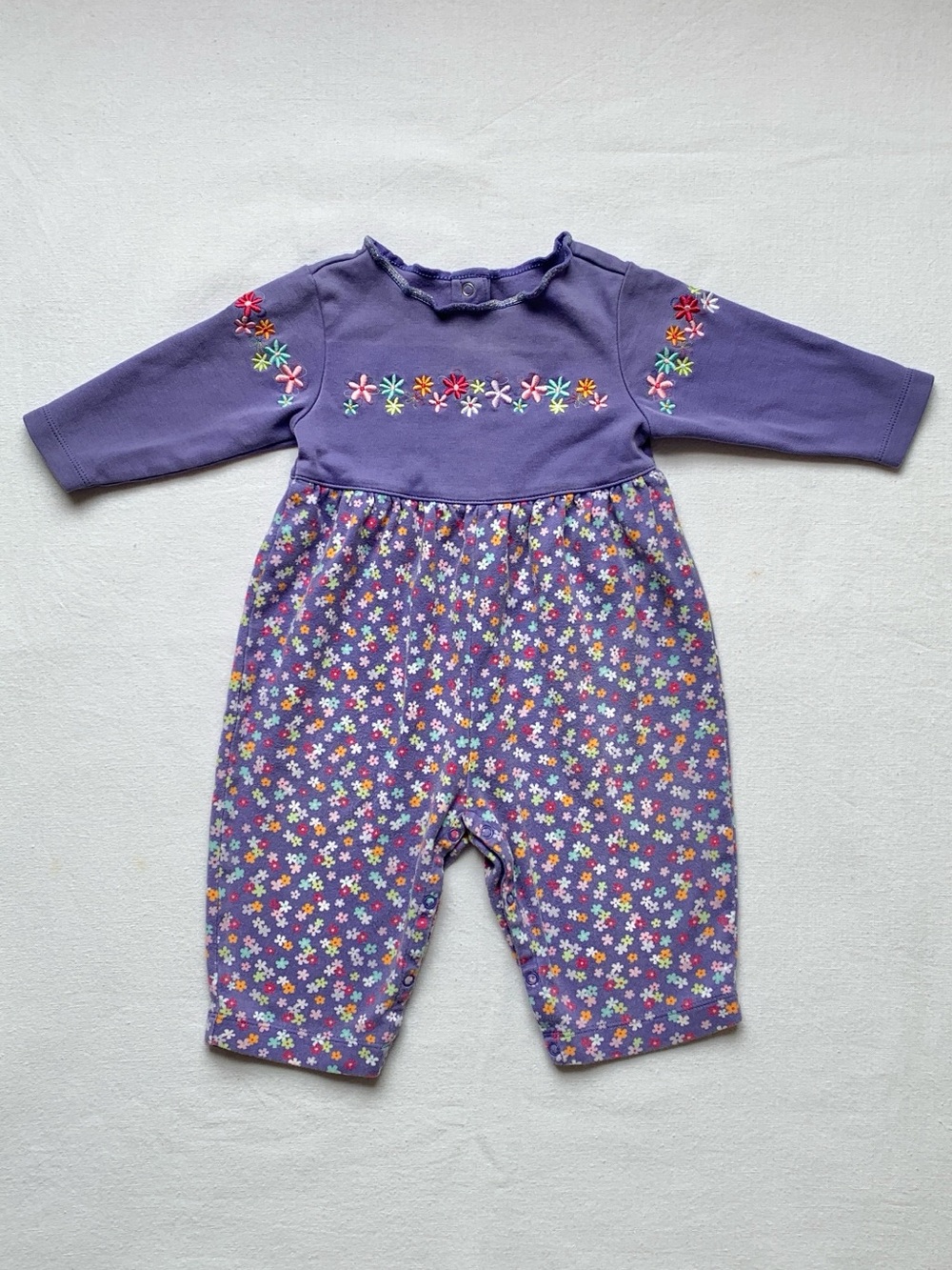 2001 Gymboree Winter Sparkle Embroidered Flowers Periwinkle Purple Romper 6-12M